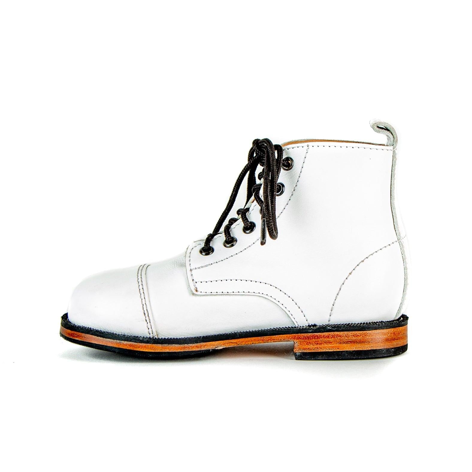 MK211280 - Heirloom Classic Boots White [Children Leather Boots]